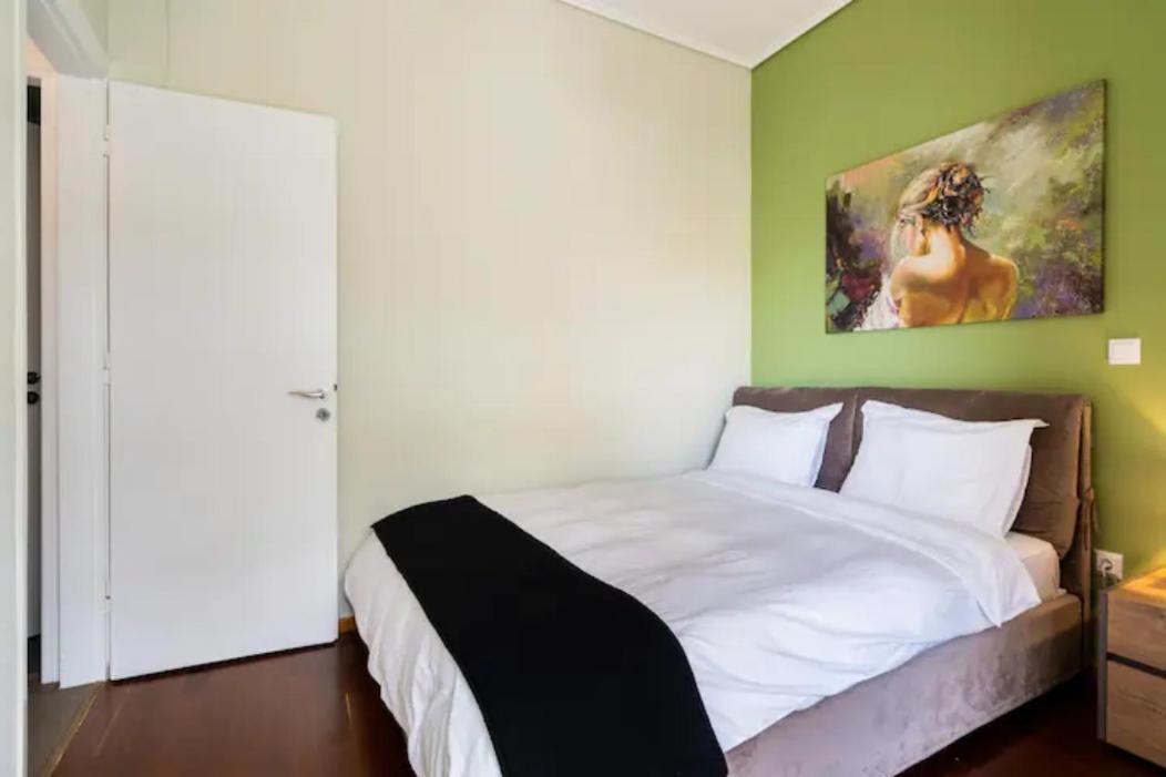 Βright Walled Designed Apt In Glyfada Center Athena Bagian luar foto